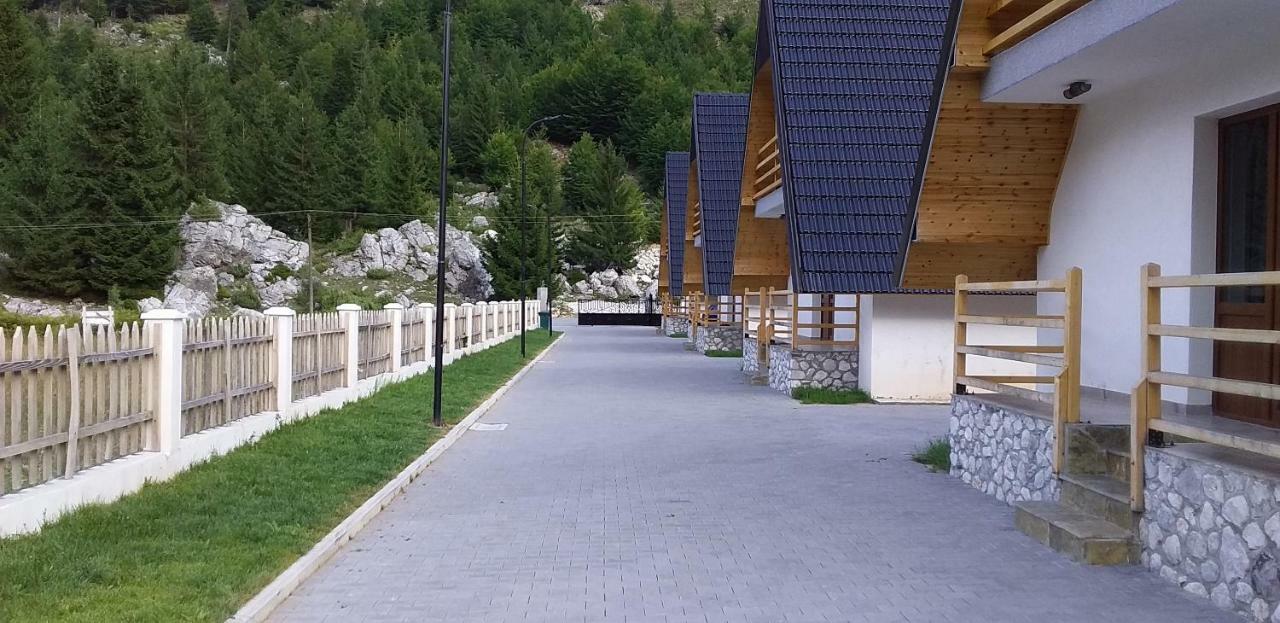 Bujtinat e lugines Valbone Aparthotel Exterior foto